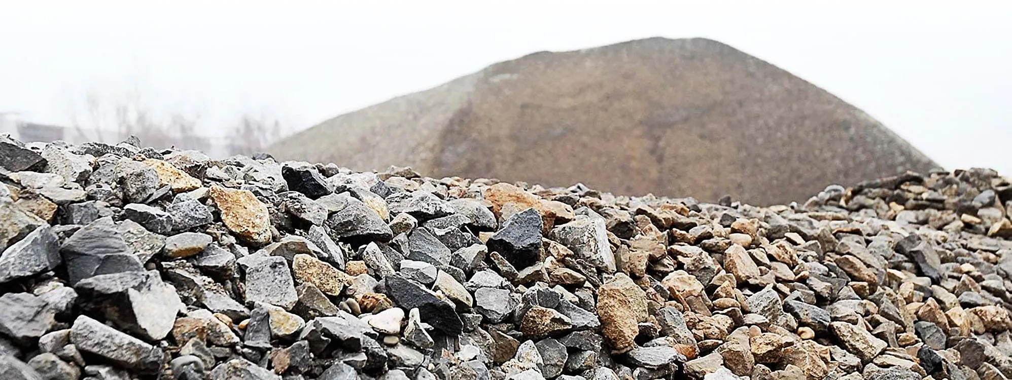 Recyclingschotter als eine gute Alternative zu Natursplitt Recyclingschotter Anwendungsgebiete: Gas- und Wasserdränmaterial, Pflastersand und Gleisschotter