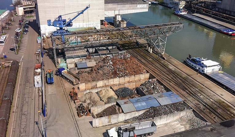 Zwischenlager auf dem Gelände der Rhenus Port Logistics im Hafen Basel